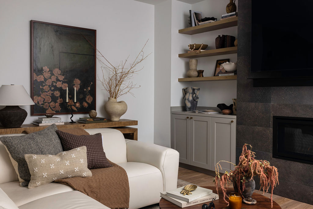 Kenmore Treeside featuring living room art and decor