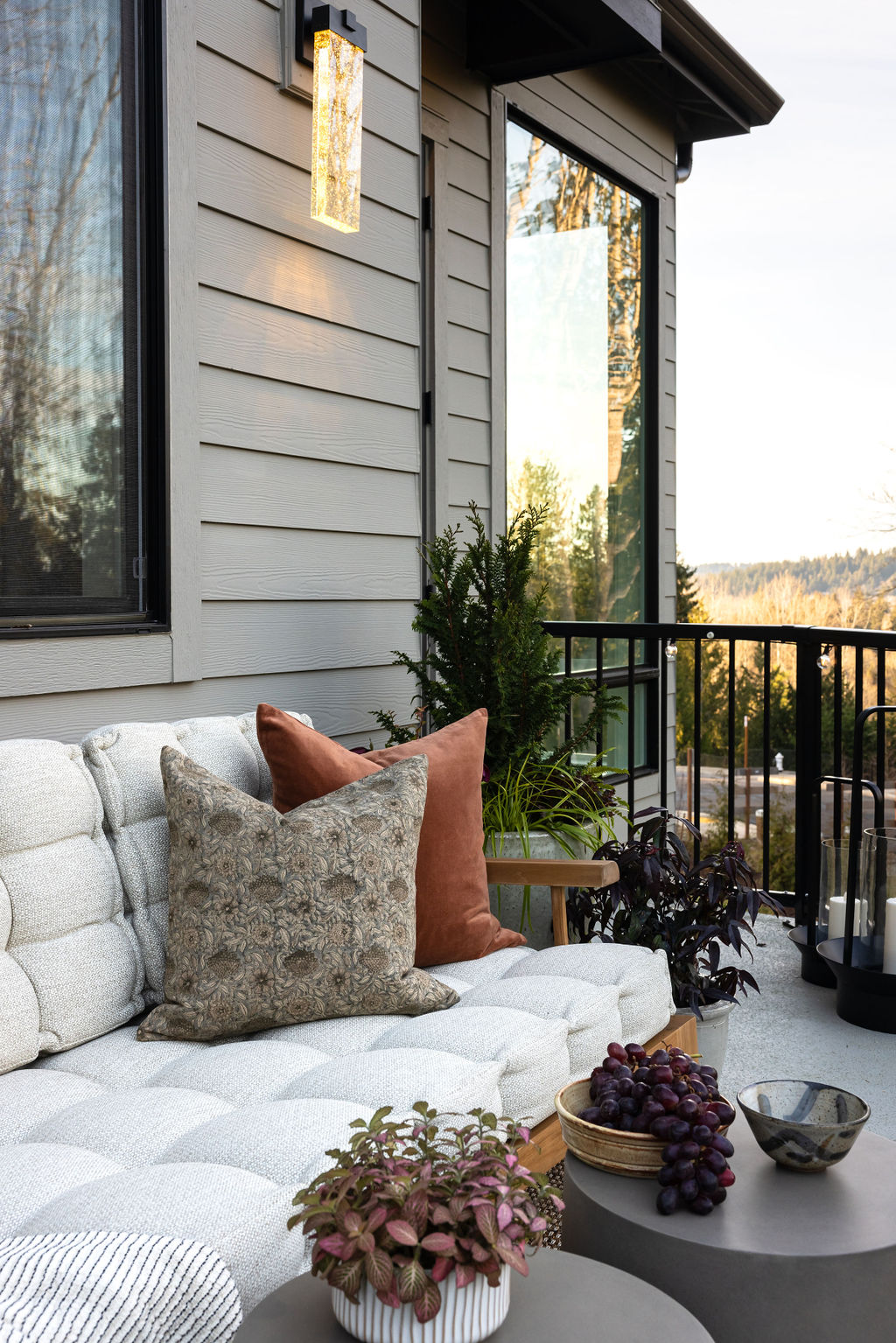 Kenmore Treeside featuring outdoor patio furnished