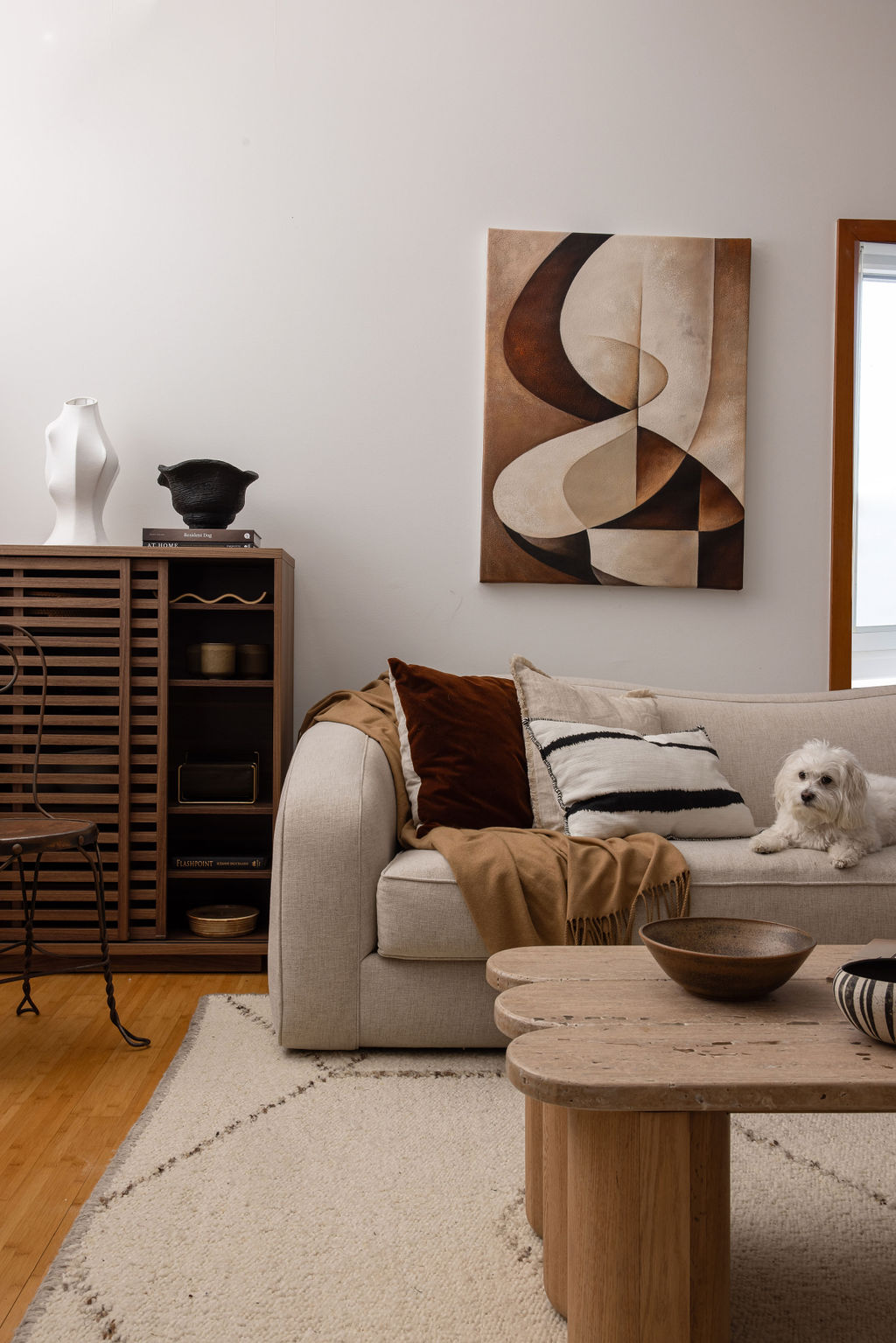 Seattle Townhouse featuring living room unique lamp